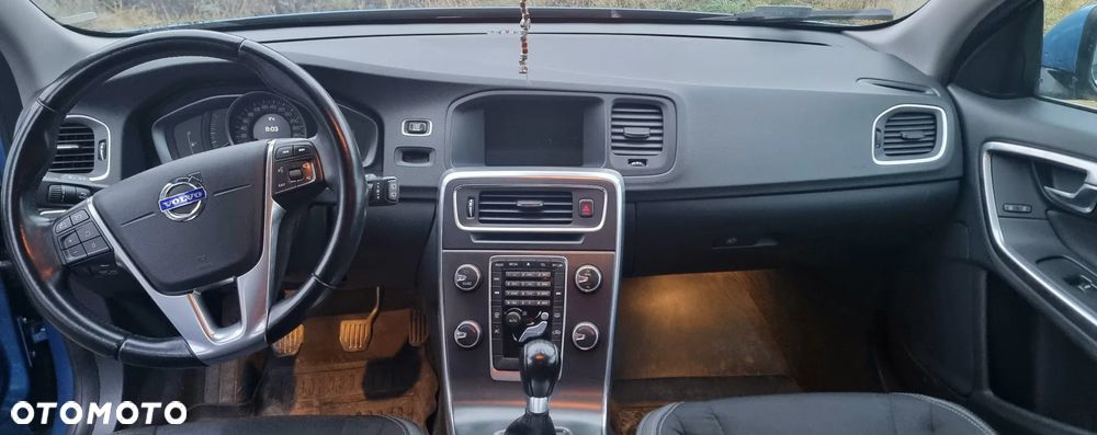 Volvo V60 T3 Momentum - 19