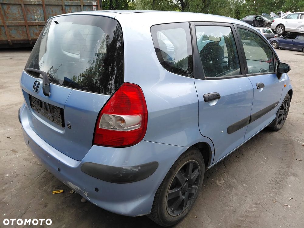 Na części: Honda Jazz  Rok 2002 Pojemność 1339 Moc 61 kw Benzyna - 5