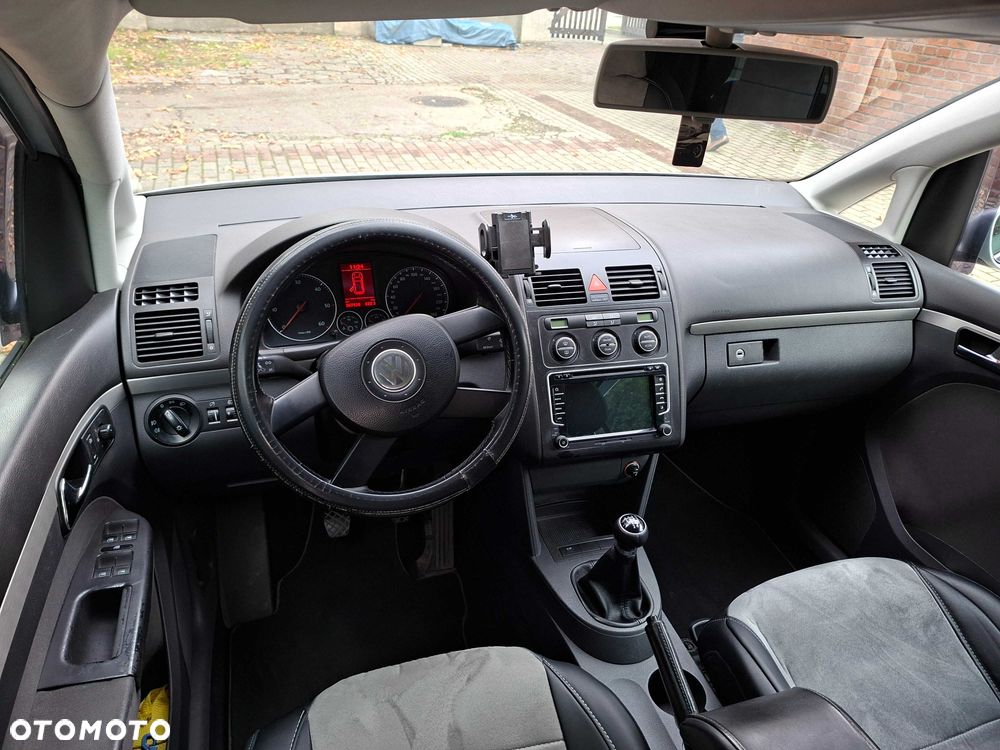 Volkswagen Touran 2006 photo 5