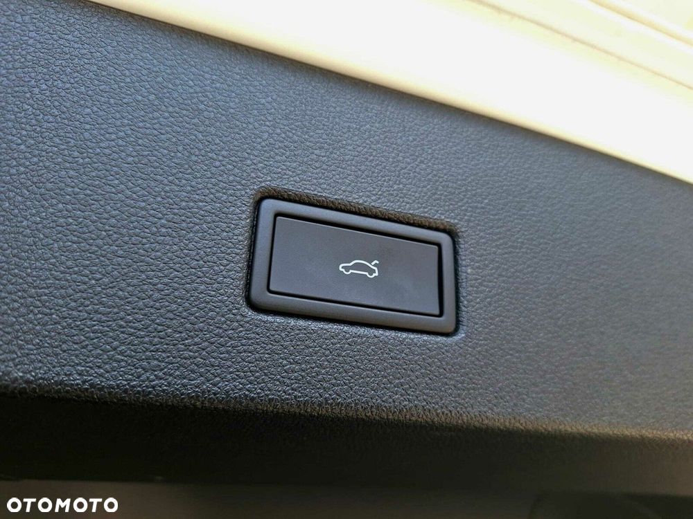 Volkswagen T-Roc - 23