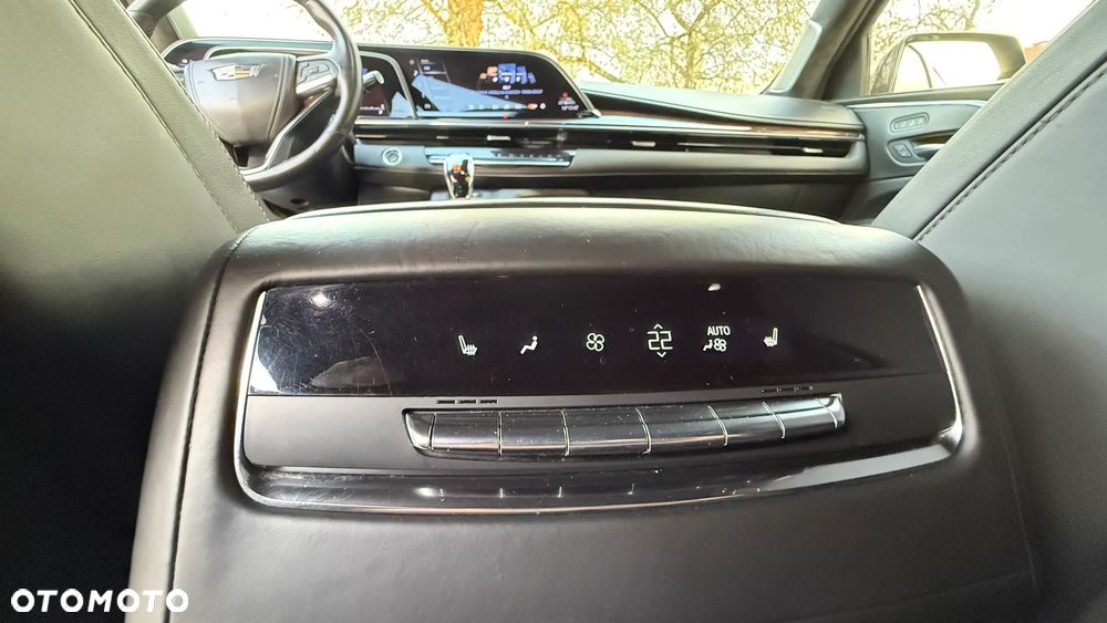 Cadillac Escalade ESV 6.2 V8 AWD AT Platinum - 33