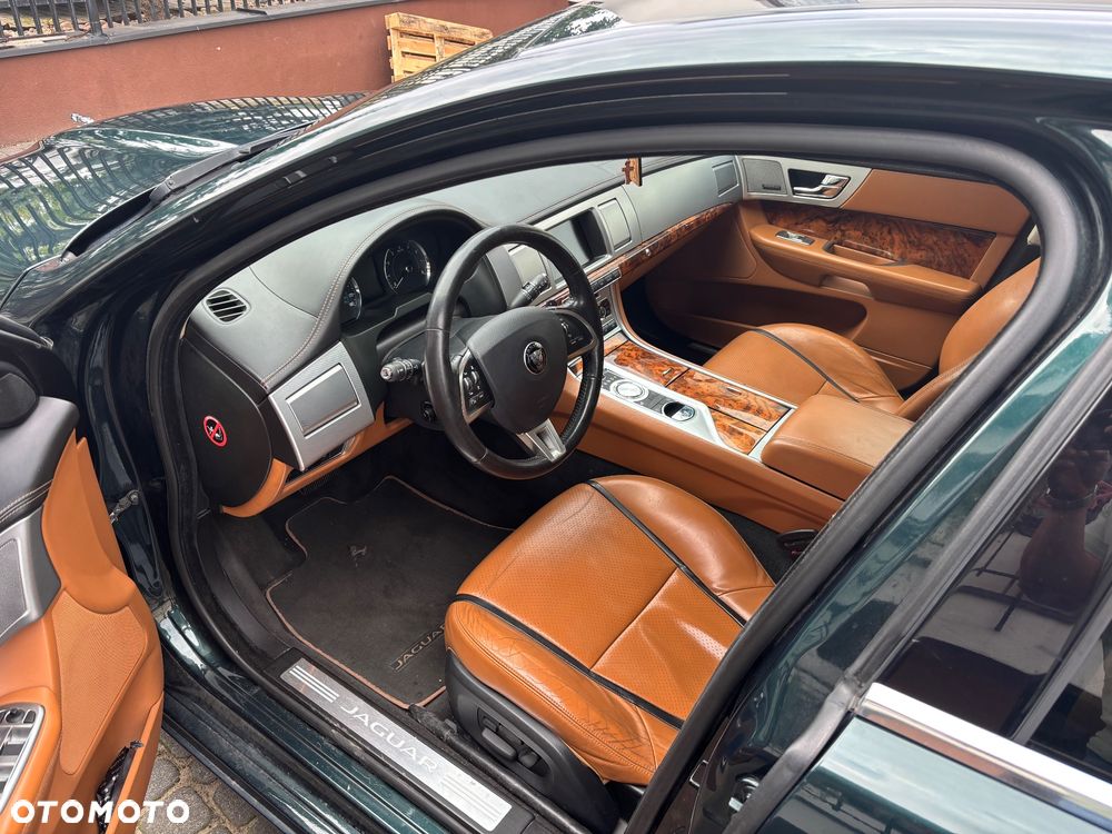 Jaguar XF 3.0 T R-Sport - 7