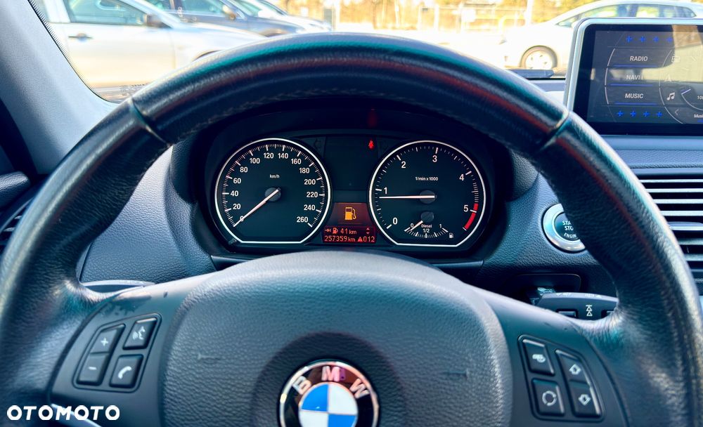 BMW Seria 1 120d DPF - 23