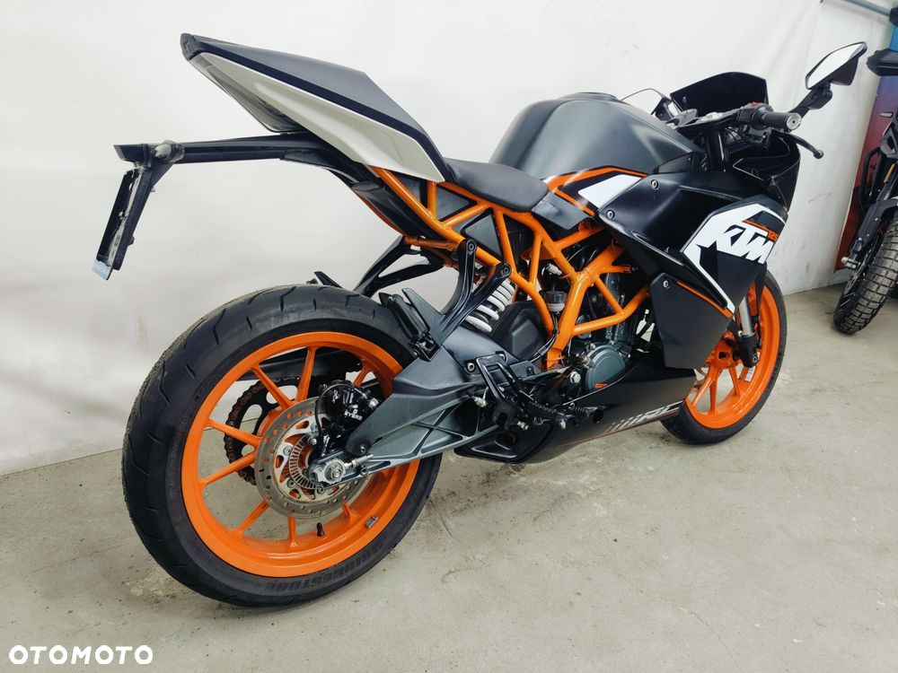 KTM RC 125 - 8
