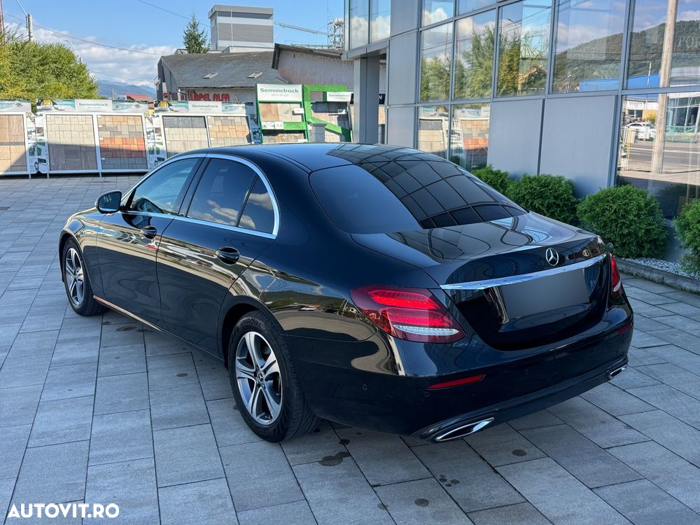 Mercedes-Benz E 220 d T 9G-TRONIC Avantgarde - 3
