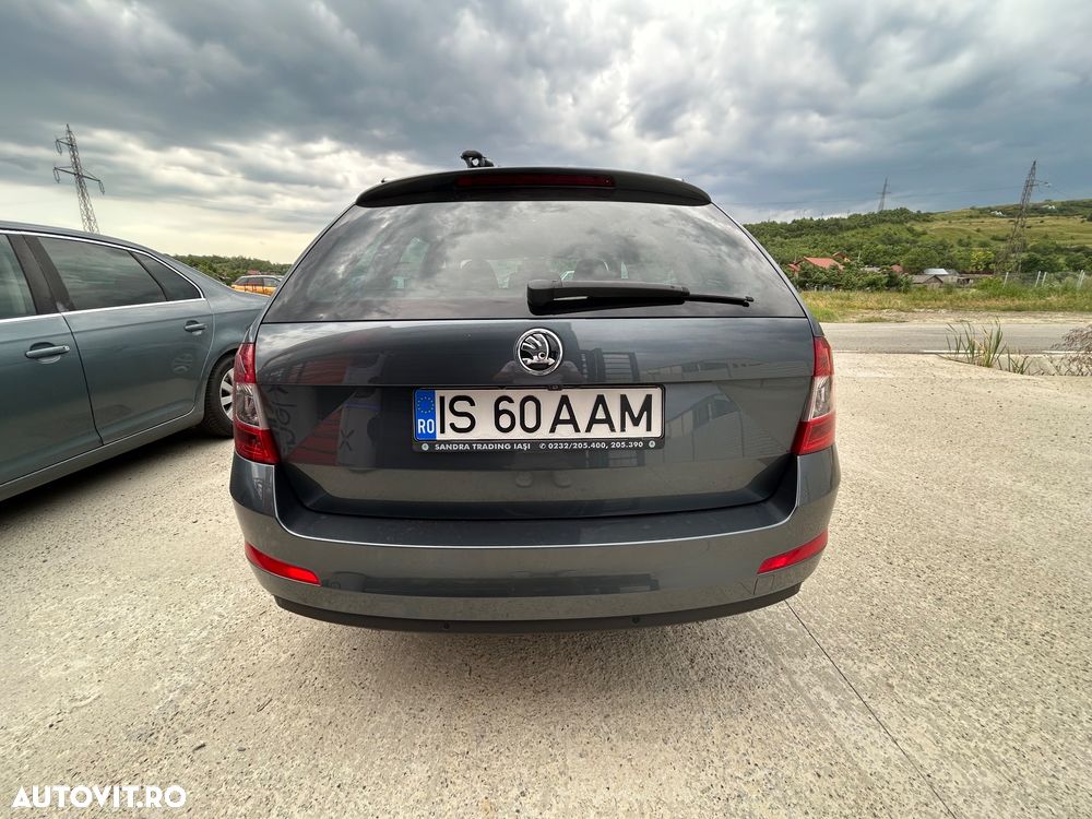 Skoda Octavia 1.6 TDI DSG Style - 4