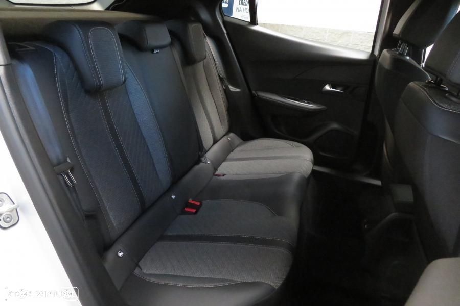 Peugeot 2008 1.2 Hybrid Allure e-DCS6 - 13