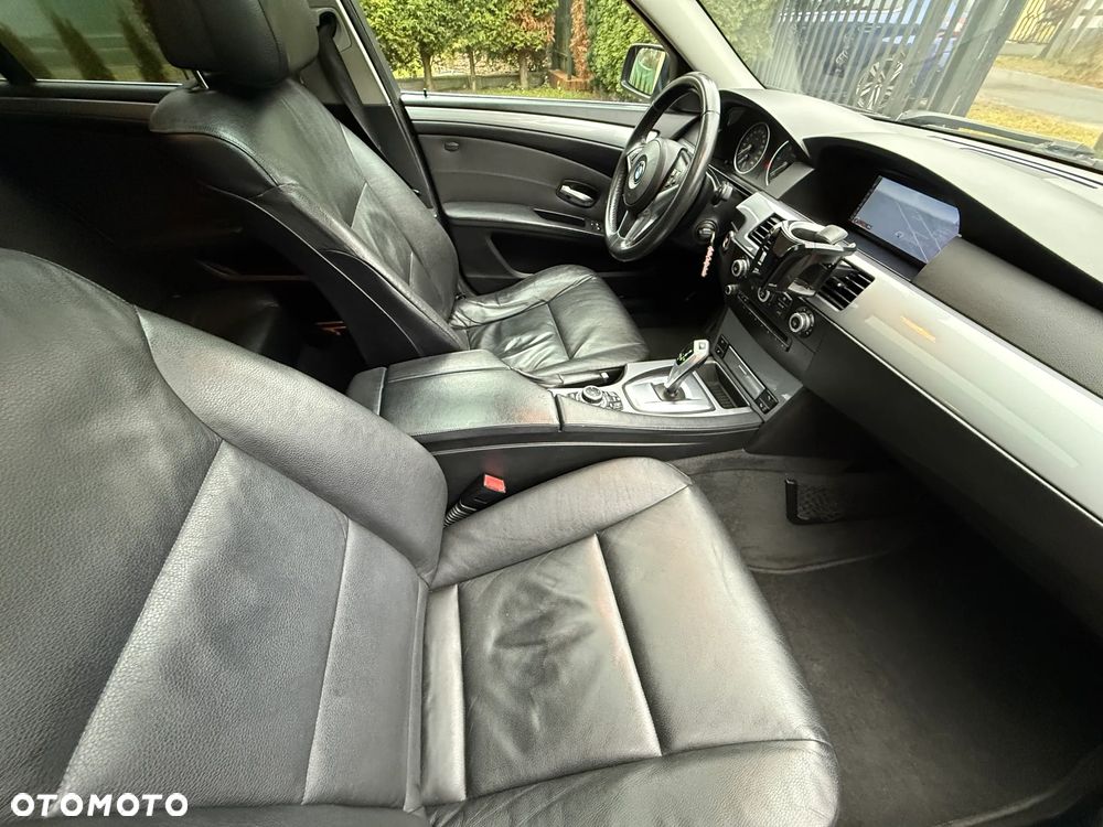 BMW Seria 5 525d - 11