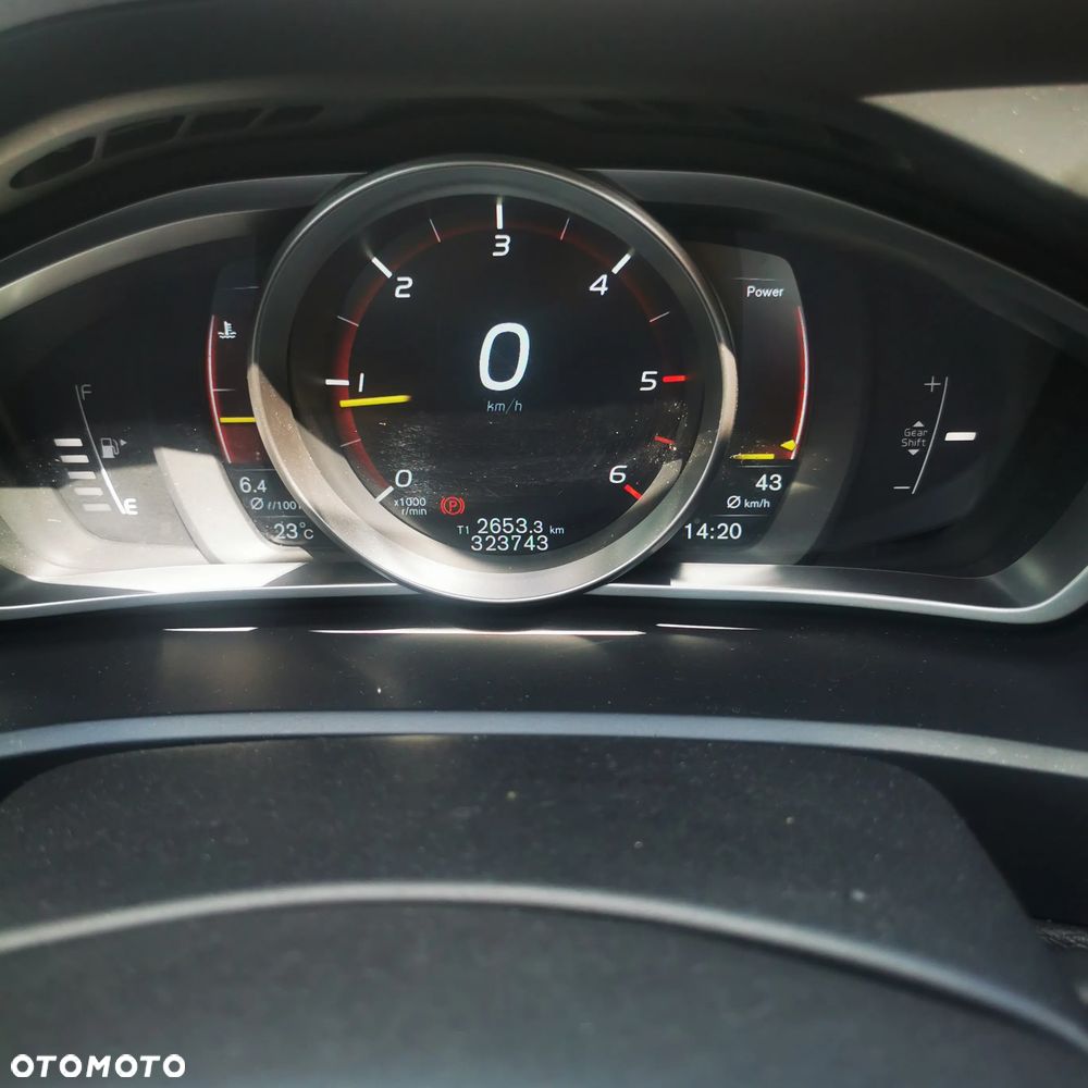 Volvo V40 D4 Momentum - 2