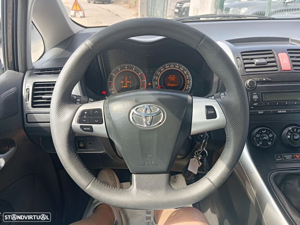 Toyota Auris 1.33 VVT-i AC - 7