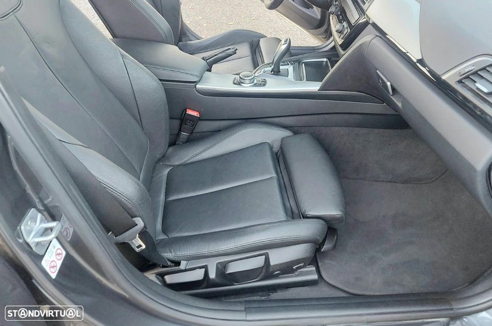 BMW 330 e iPerformance Line Luxury - 23