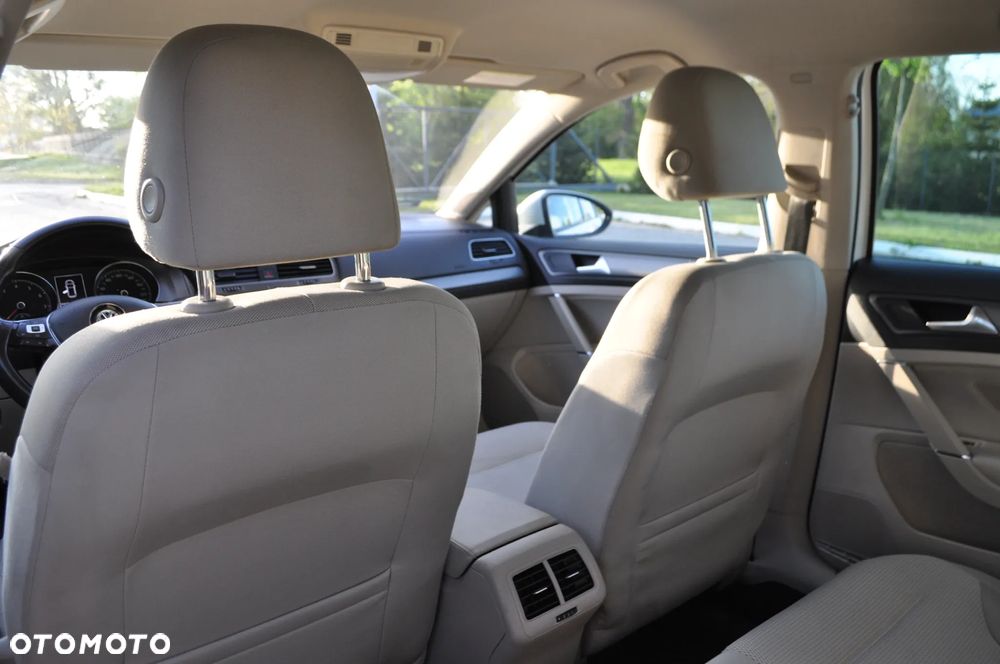 Volkswagen Golf 1.2 TSI Trendline DSG - 4