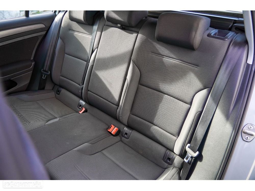 VW Golf Variant 1.6 TDi Confortline - 20