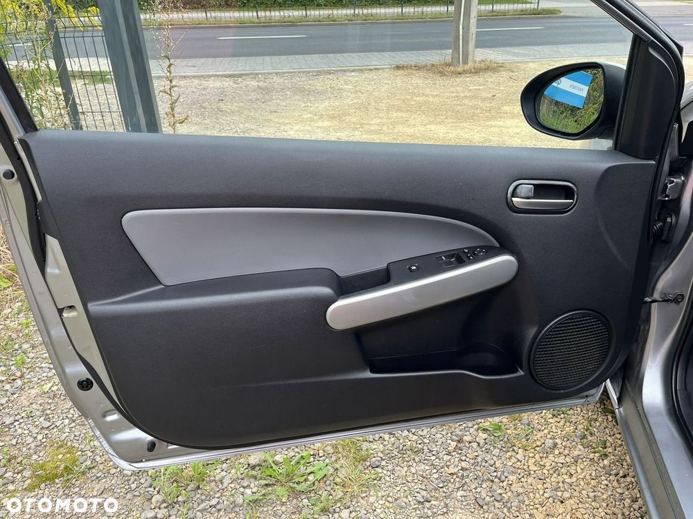 Mazda 2 - 13