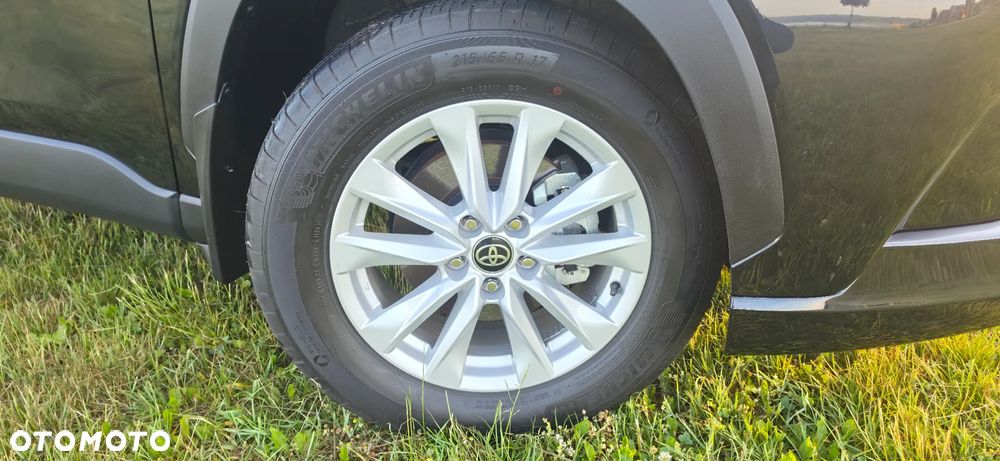 Toyota Corolla Cross - 11