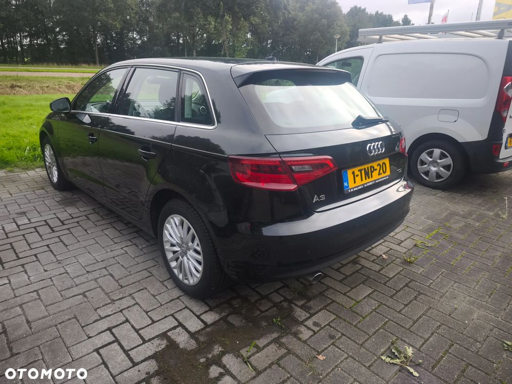 Audi A3 Sportback 1.6 TDI Ambiente - 24