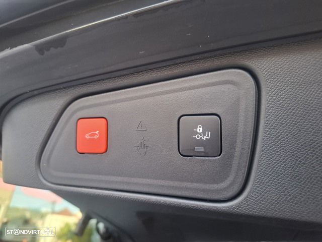 Peugeot 3008 225 e-EAT8 GT - 46