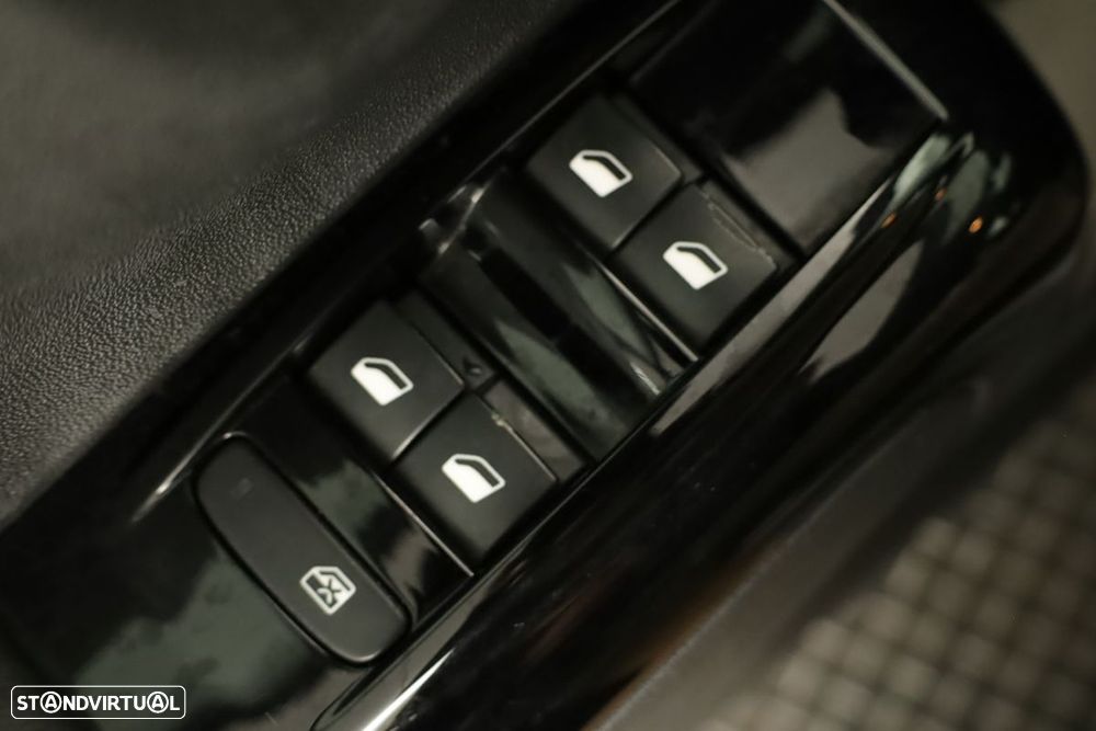 Citroën C3 1.2 PureTech C-Series - 18