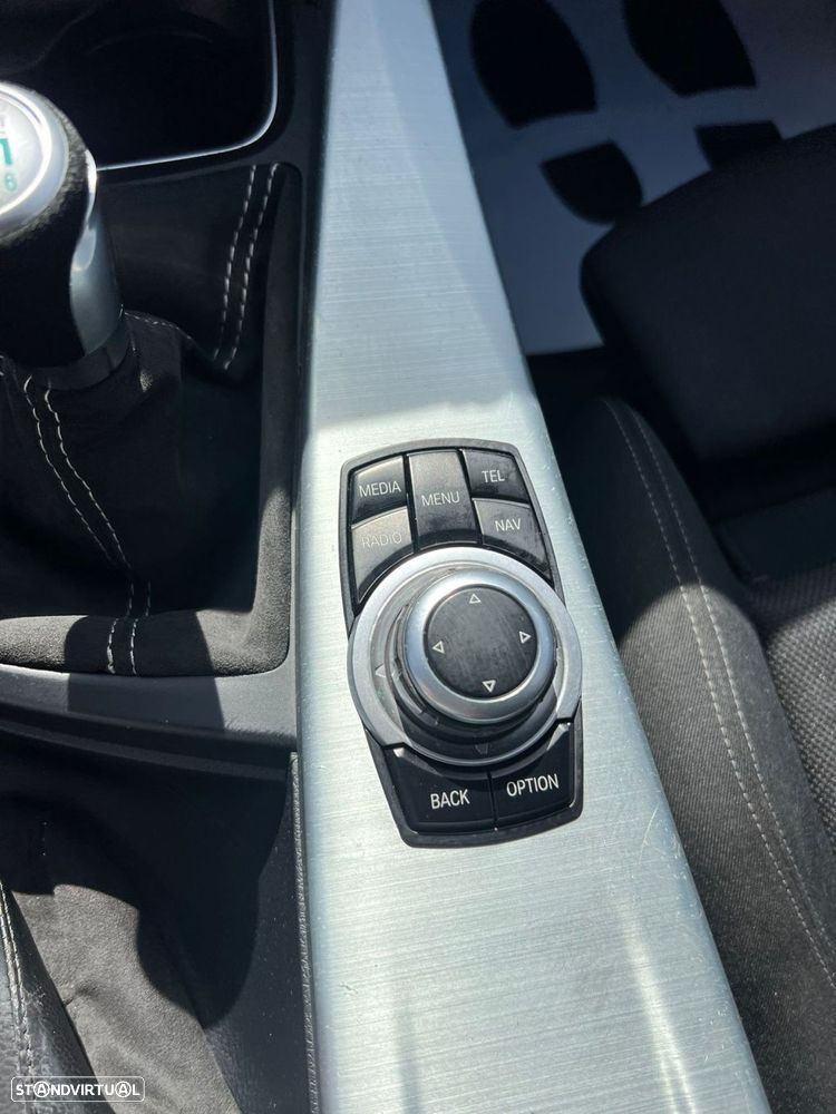 BMW 318 d Touring Pack M - 35