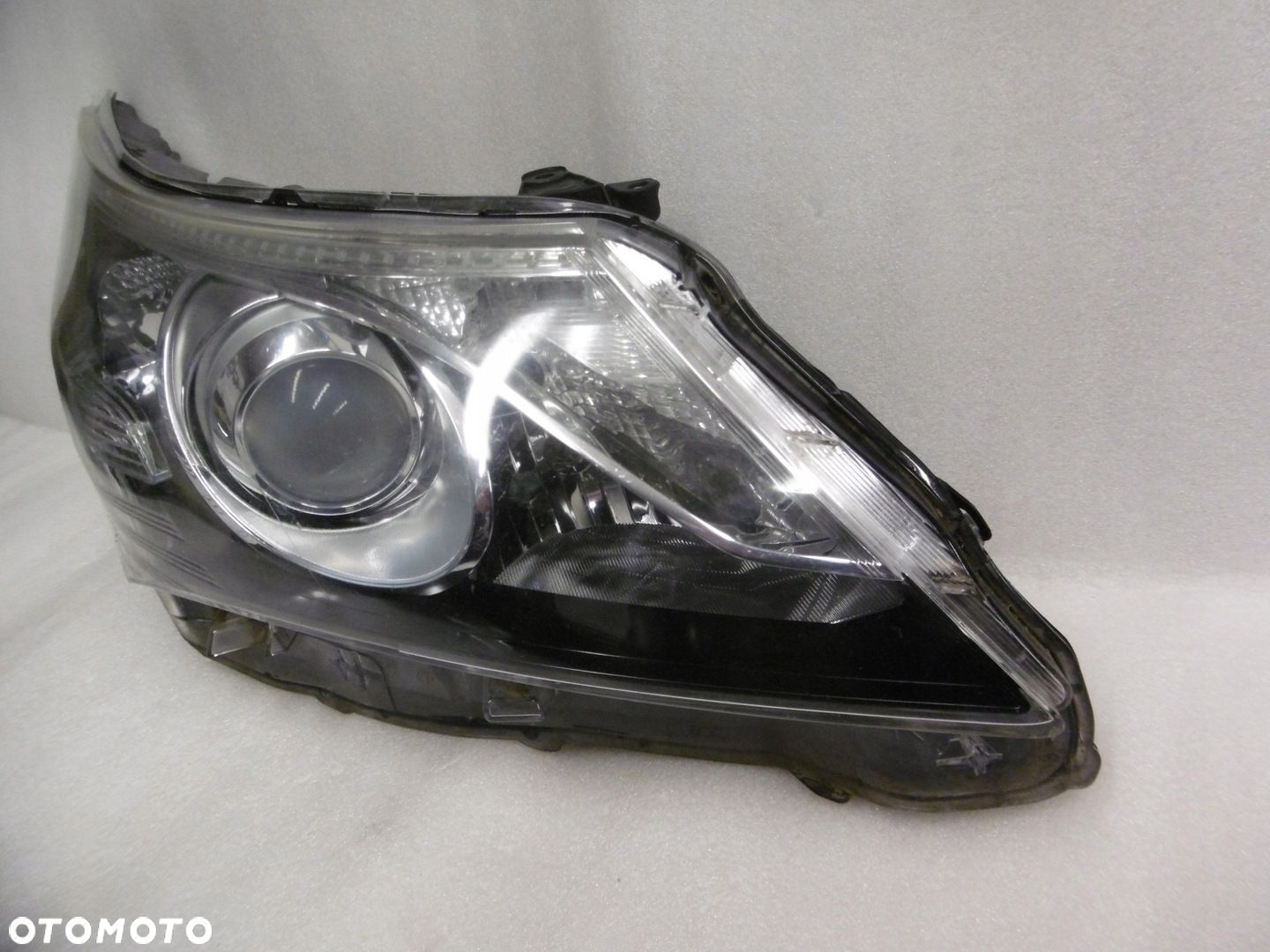TOYOTA AVENSIS T27 12/15r LIFT - lampa przednia prawa - 3