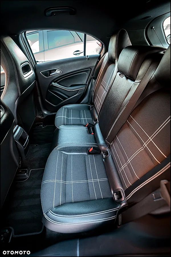 Mercedes-Benz Klasa A 180 (BlueEFFICIENCY) Urban - 33