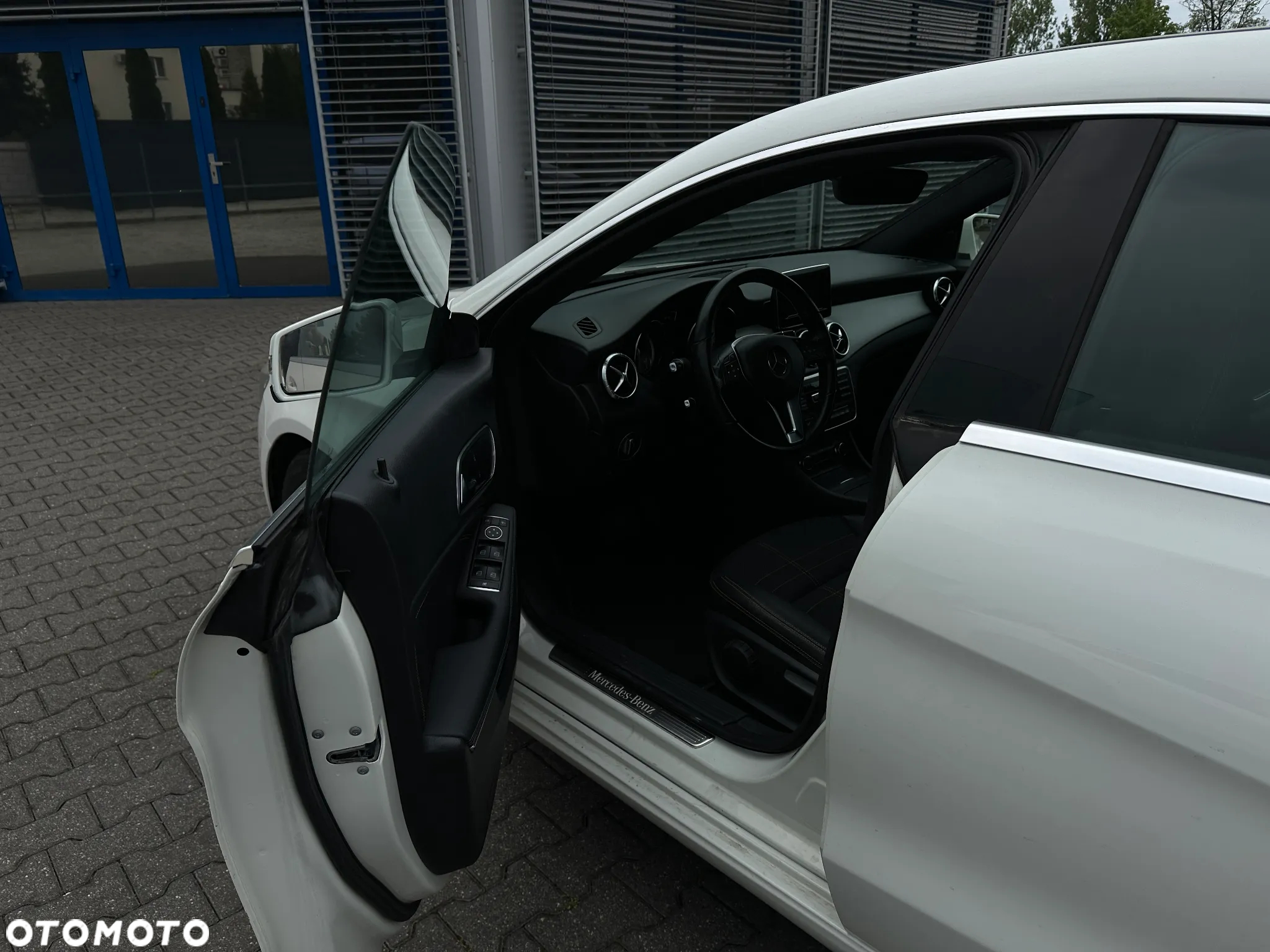 Mercedes-Benz CLA 180 7G-DCT - 15
