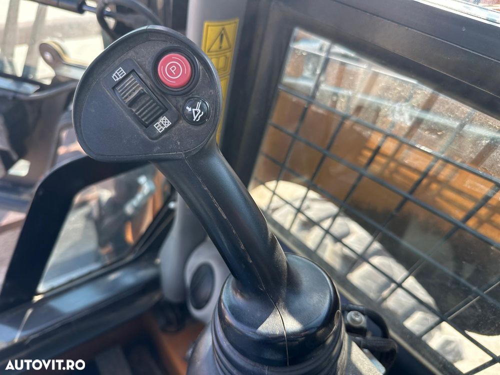 Case SR 210 LOADER - 21