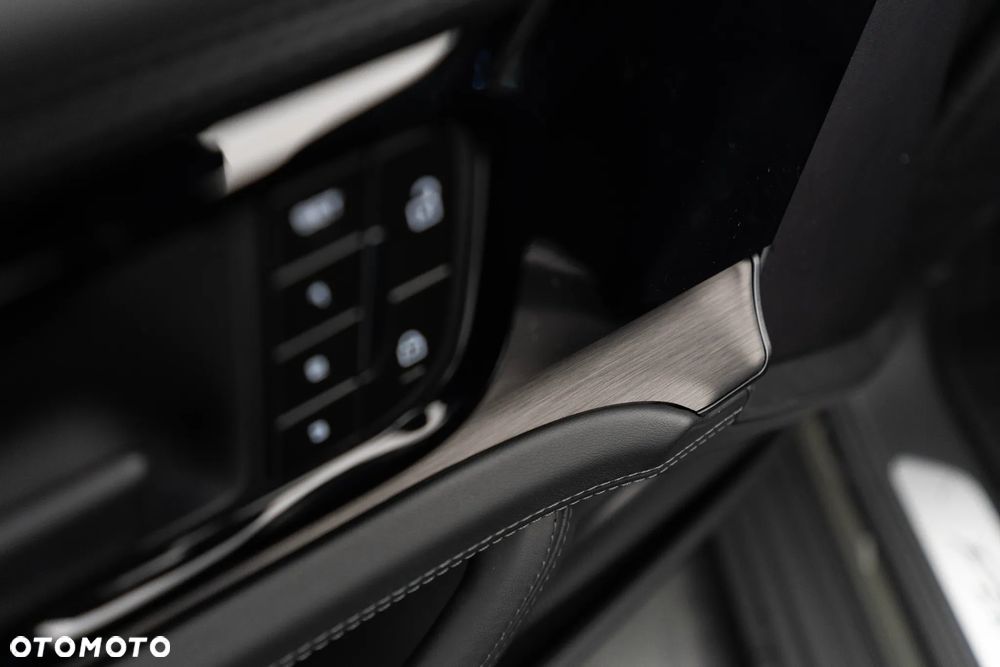 Porsche Panamera 4 E-Hybrid PHEV - 25