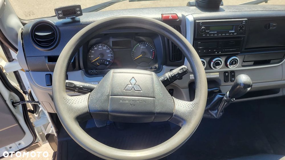 Mitsubishi Canter Fuso /Chłodnia/Mroźnia/kontener/ Izoterma/ Agregat Thermo King 450 e / Winda DHOLLANDIA 1500 KG / Mały przebieg tylko 91 tys Polski Salon ! - 25