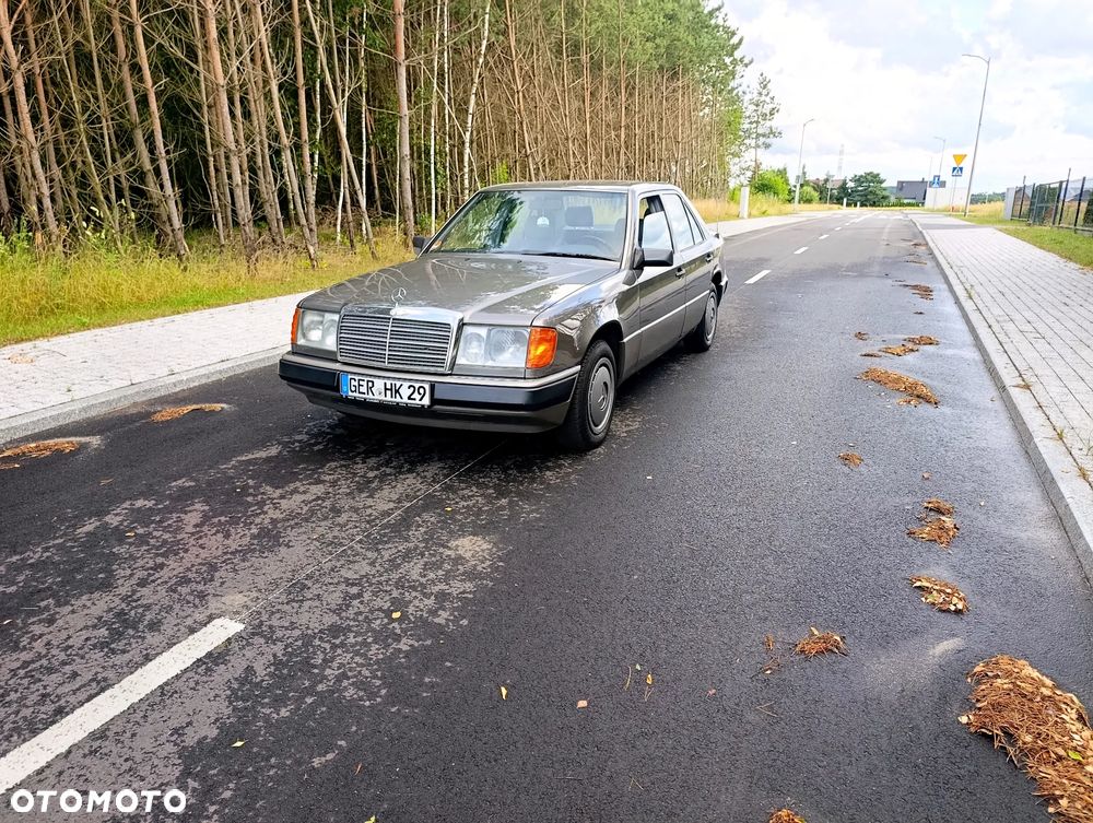 Mercedes-Benz W124 (1984-1993) - 1
