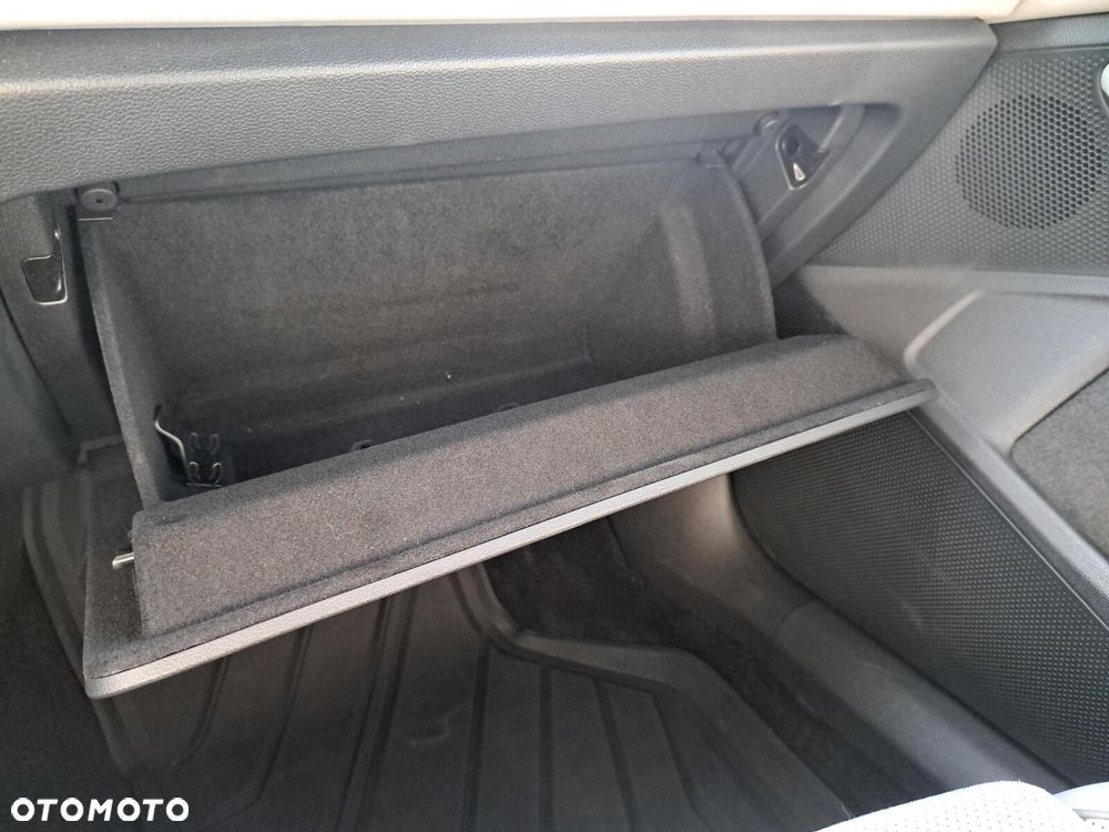 Volkswagen Passat - 29