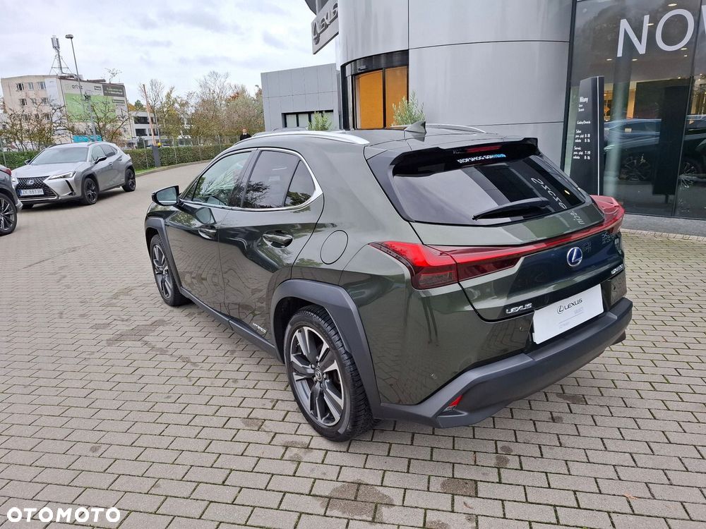 Lexus UX - 3
