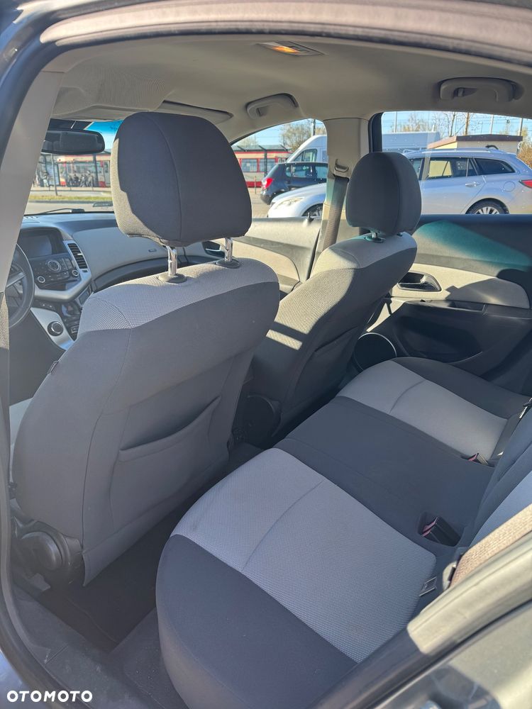 Chevrolet Cruze 1.8 LT+ - 12