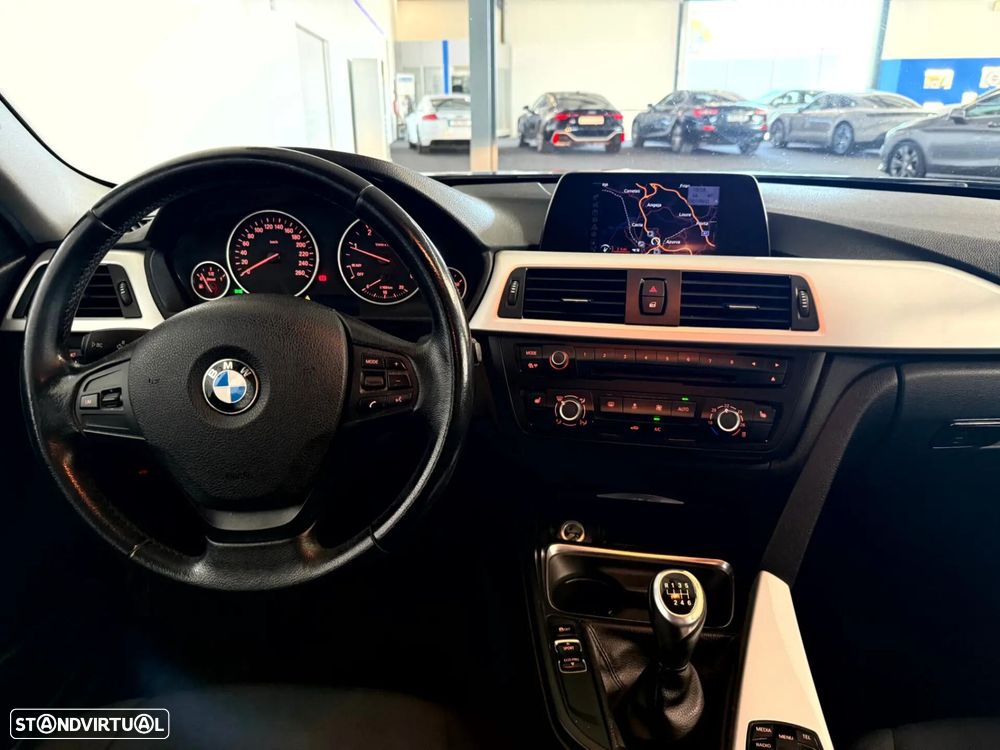 BMW 318 d Navigation - 23