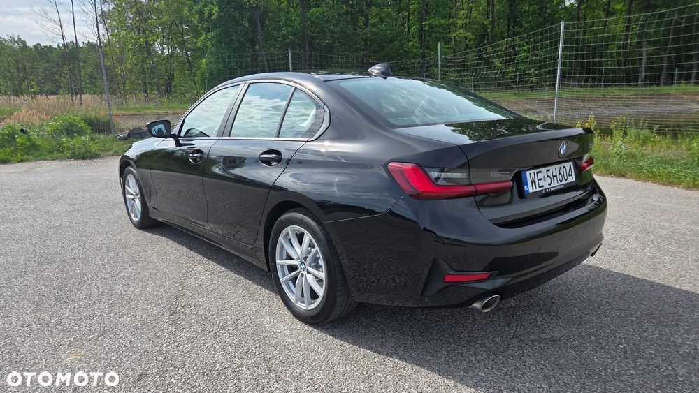 BMW Seria 3 330i - 4