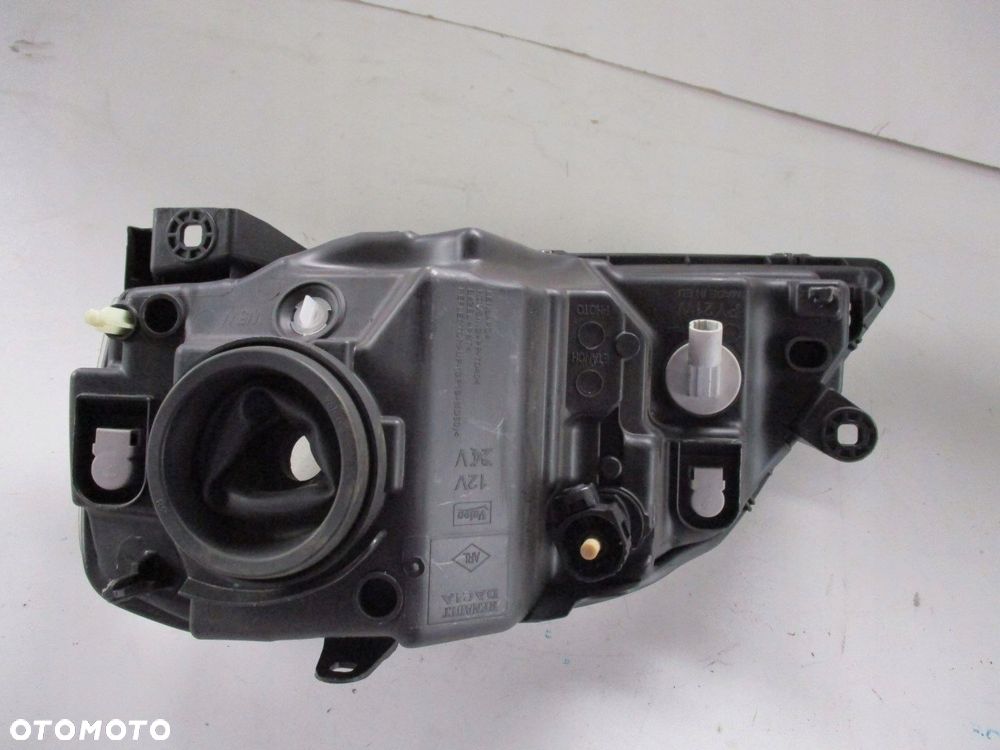 LAMPA PRAWA DACIA LOGAN - 2