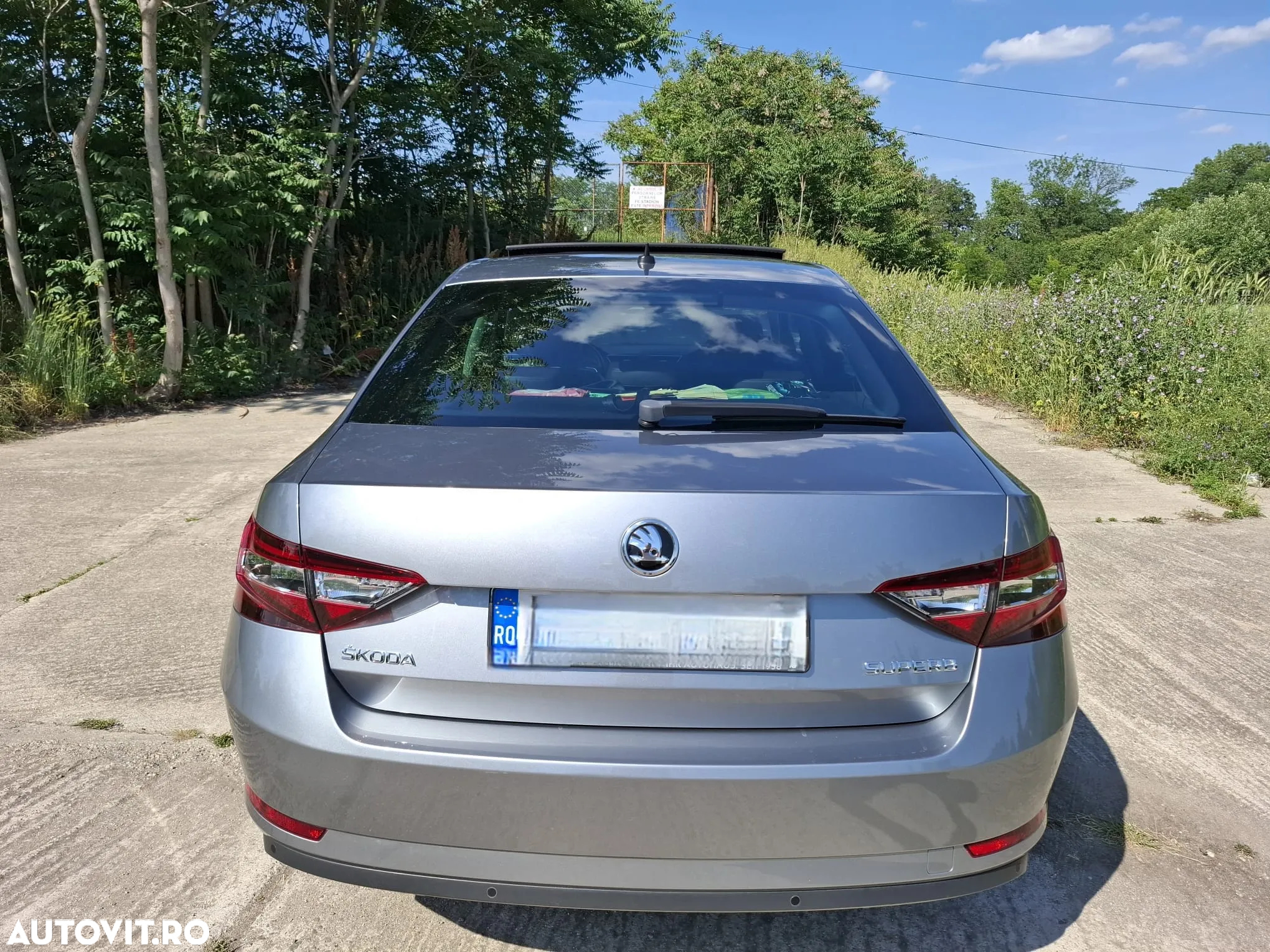 Skoda Superb 2.0 TDI DSG Laurin & Klement - 11