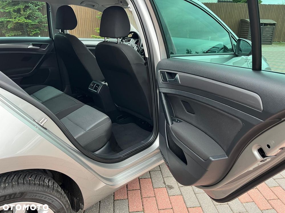 Volkswagen Golf 1.6 TDI DPF BlueMotion Technology Comfortline - 28