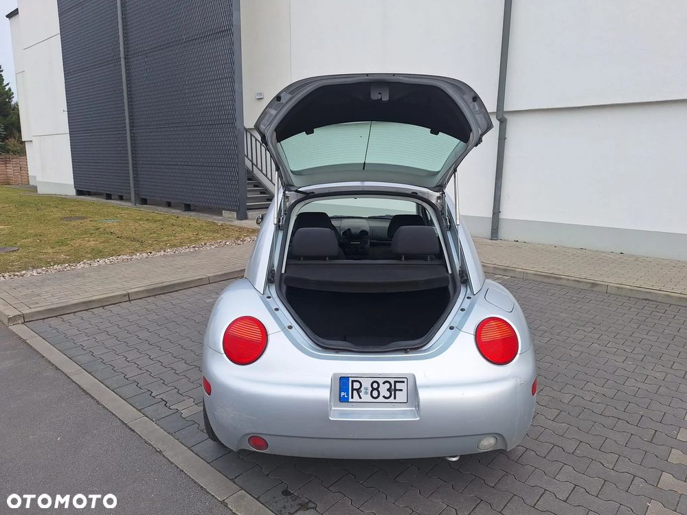Volkswagen New Beetle 2.0 - 17