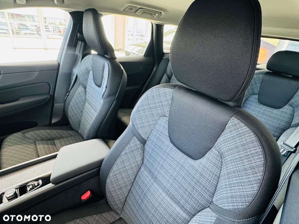 Volvo XC 60 B5 B AWD Core - 9