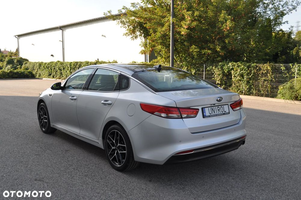 Kia Optima - 10