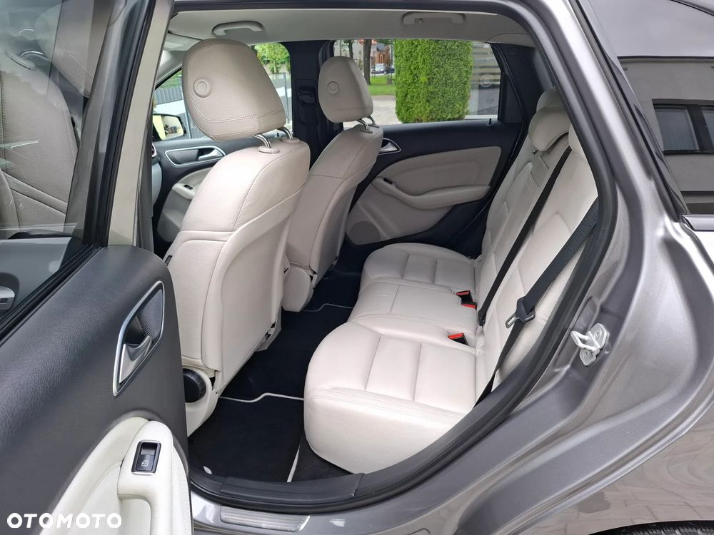 Mercedes-Benz Klasa B 200 (BlueEFFICIENCY) - 14