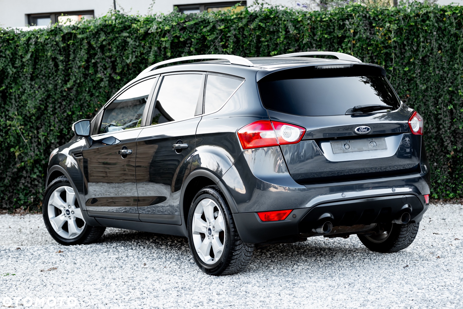 Ford Kuga 2.5 Titanium - 9