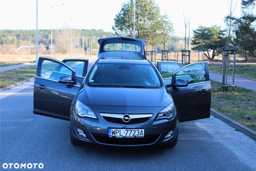 Opel Astra 1.7 CDTI DPF Cosmo - 10