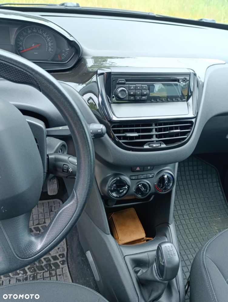 Peugeot 208 - 6