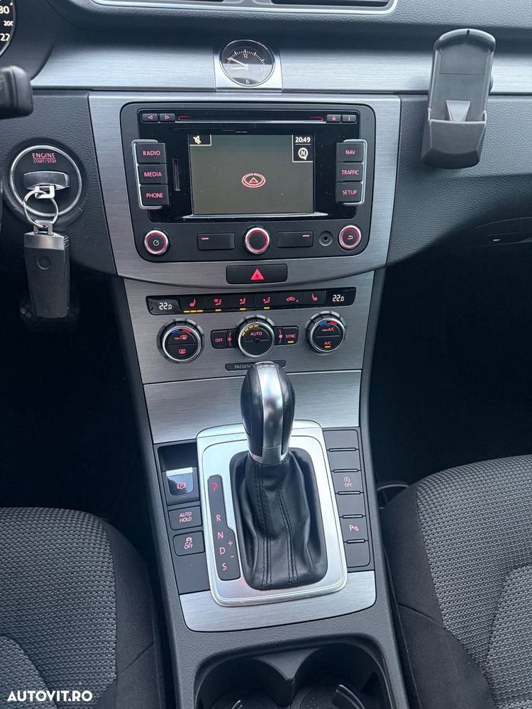 Volkswagen Passat 2.0 TDI DSG BlueMotion Technology Trendline - 16