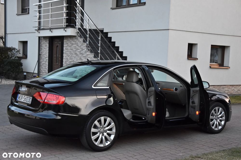 Audi A4 Limousine - 16