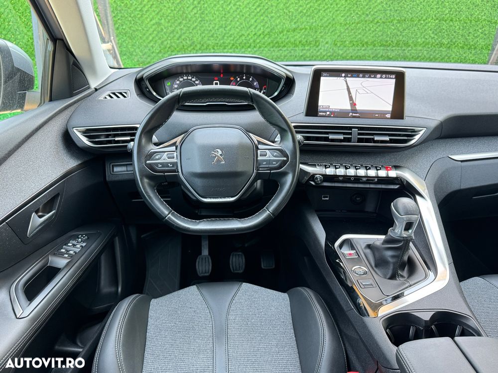 Peugeot 3008 PureTech 130 Stop & Start GPF Allure Pack - 9