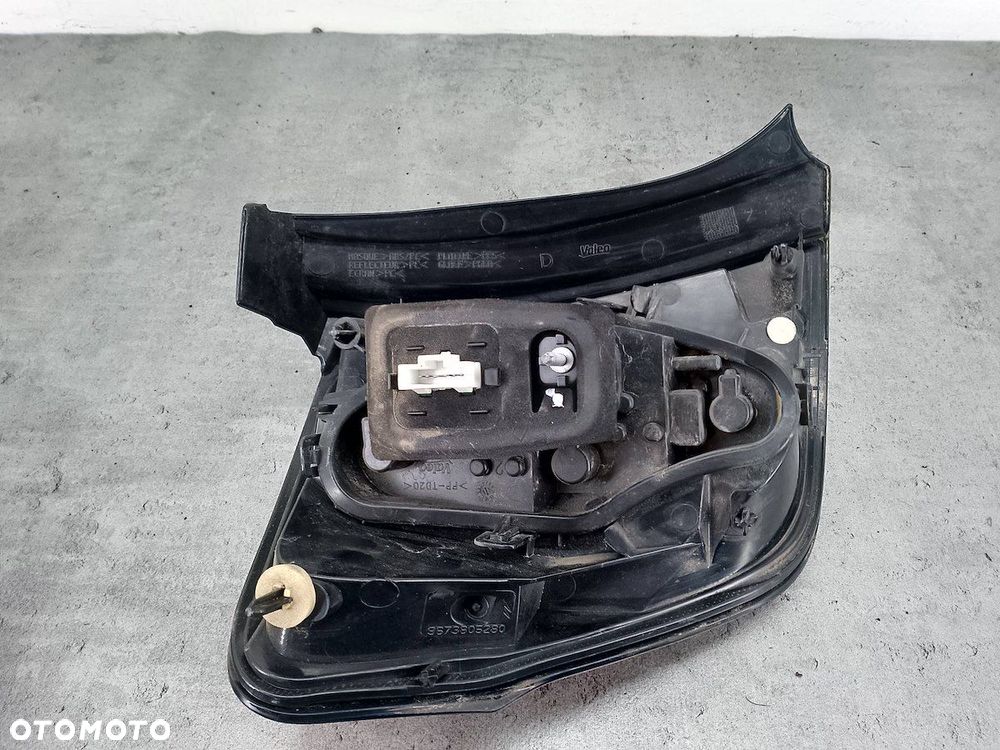 LAMPA TYLNA PRAWA CITROEN C3 II 9673805280 HATCHBACK - 5