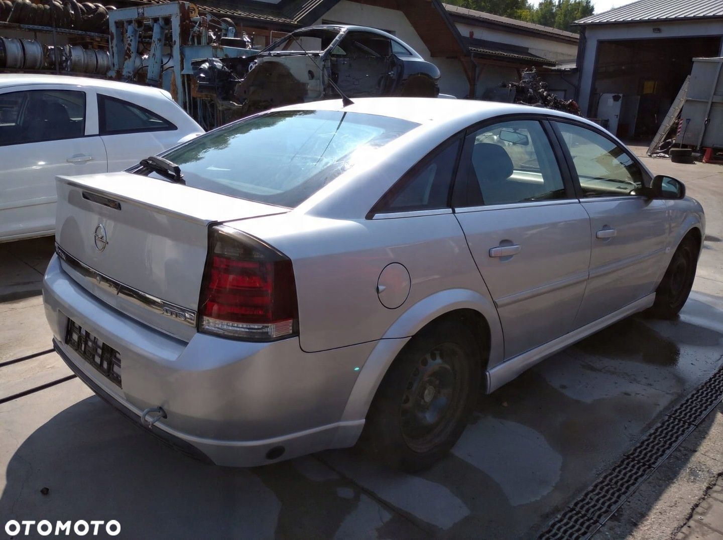 OPEL VECTRA C GTS 5D HB LIFTBACK LAMPA PRAWA TYŁ TYLNA EUROPA - 1